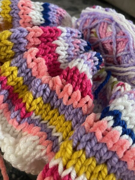 Coloured knit blanket 6