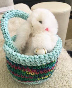 Easter crochet basket pattern with bunny