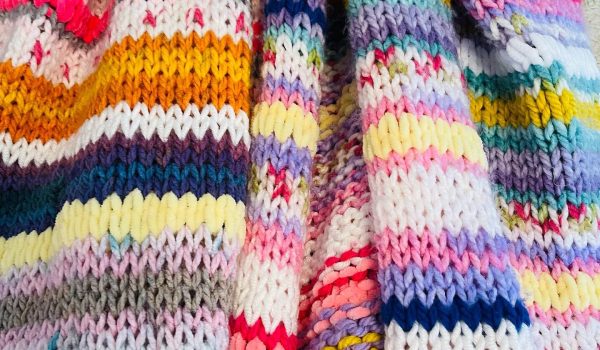 Coloured knit blanket 7